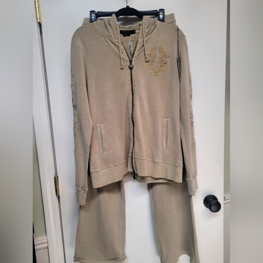 VERTIGO ZIP UP HOODIE & SWEATS